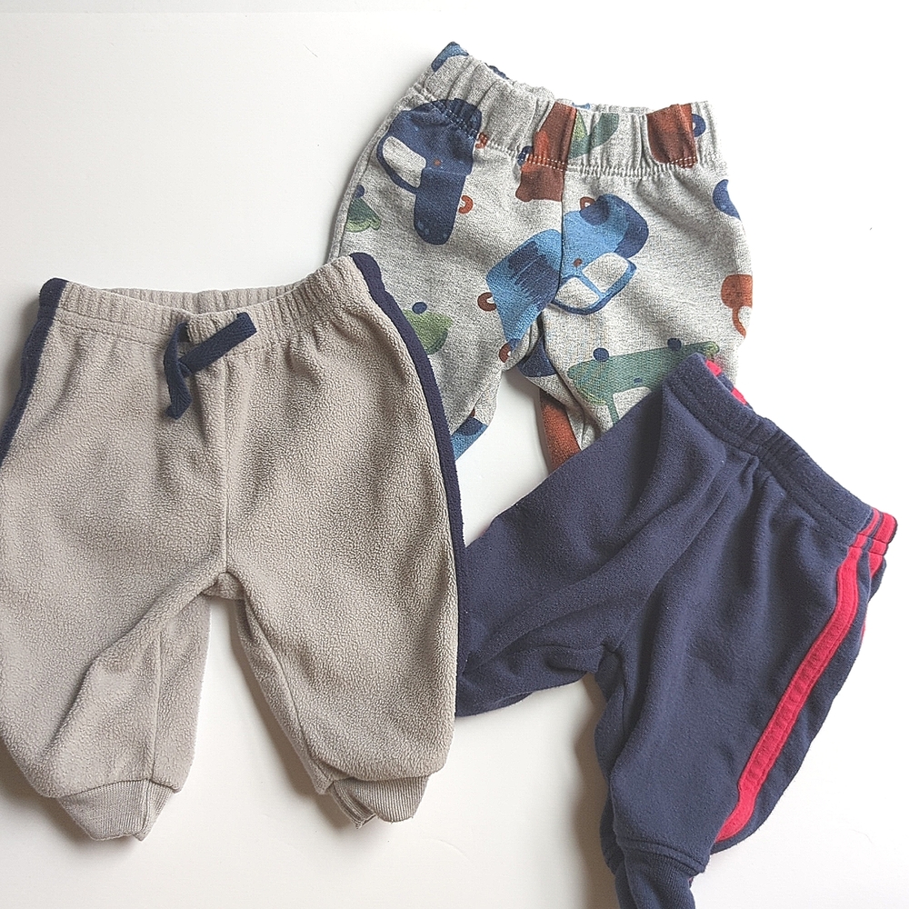 Bundle of Carter's‎ Newborn Sweatpants 3